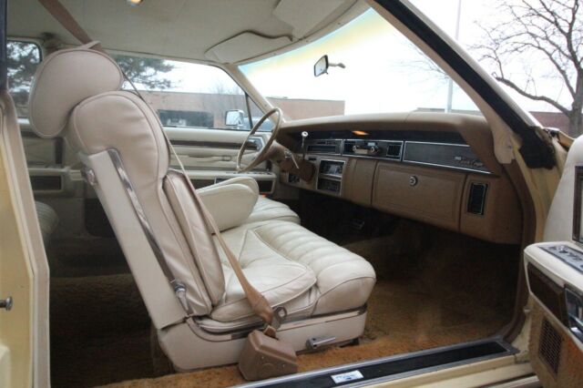 Lincoln Continental 1976 image number 18