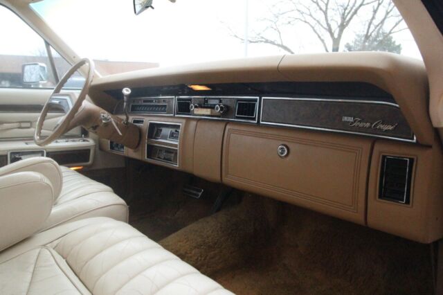 Lincoln Continental 1976 image number 19