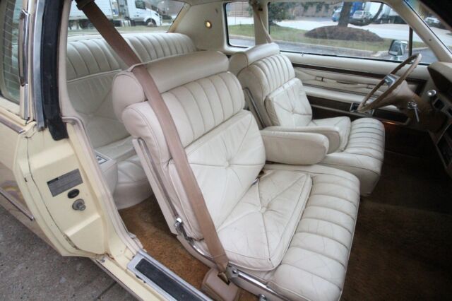 Lincoln Continental 1976 image number 20