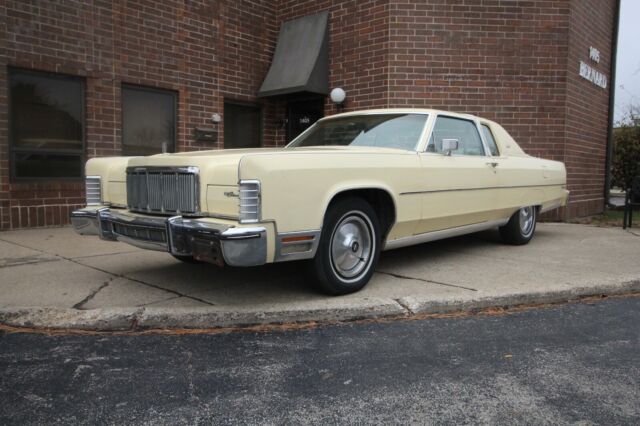 Lincoln Continental 1976 image number 24