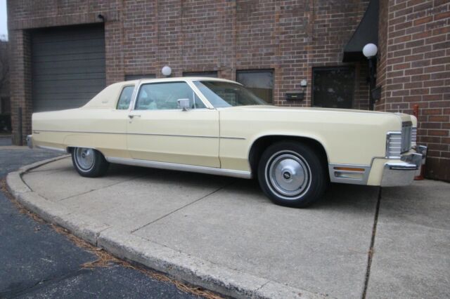 Lincoln Continental 1976 image number 30