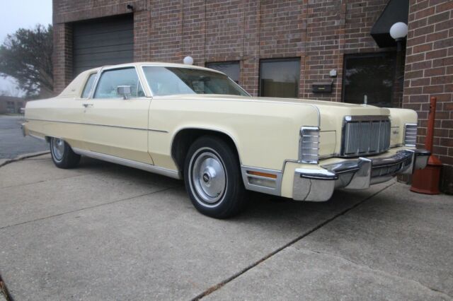 Lincoln Continental 1976 image number 31