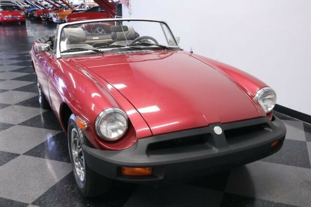 MG MGB 1975 image number 18