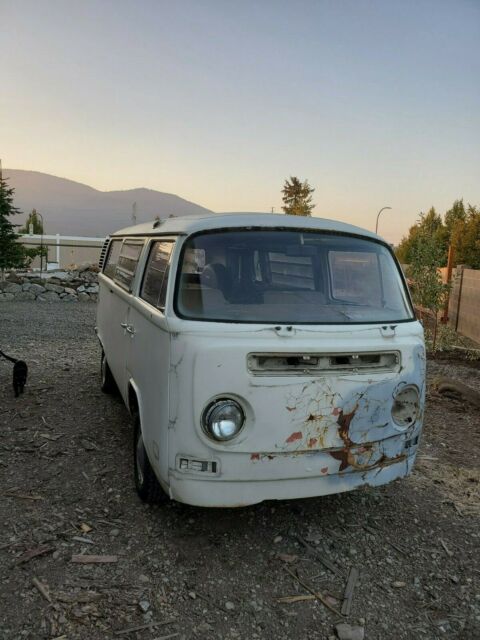 Volkswagen Bus/Vanagon 1972 image number 1