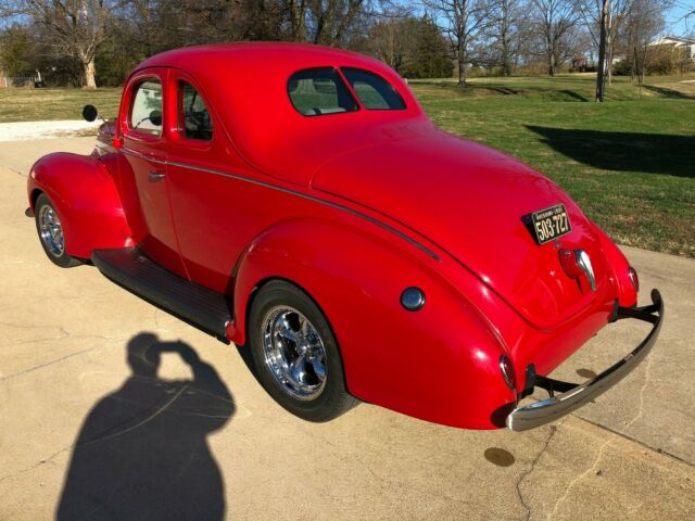 Ford Deluxe 1939 image number 17