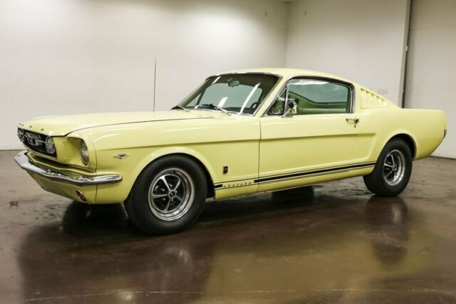 Ford Mustang 1966 image number 2