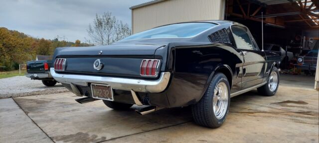 Ford Mustang 1965 image number 0