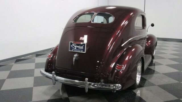 Ford Deluxe 1940 image number 12