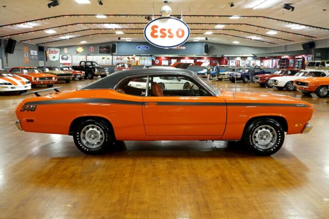 Plymouth Duster 1971 image number 18