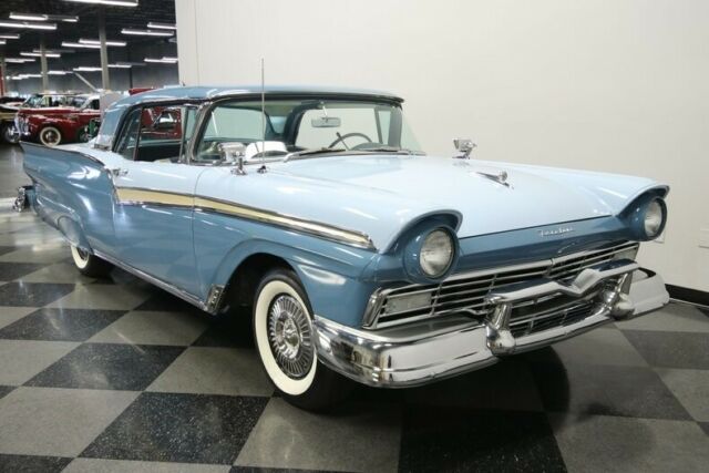 Ford Fairlane 1957 image number 17