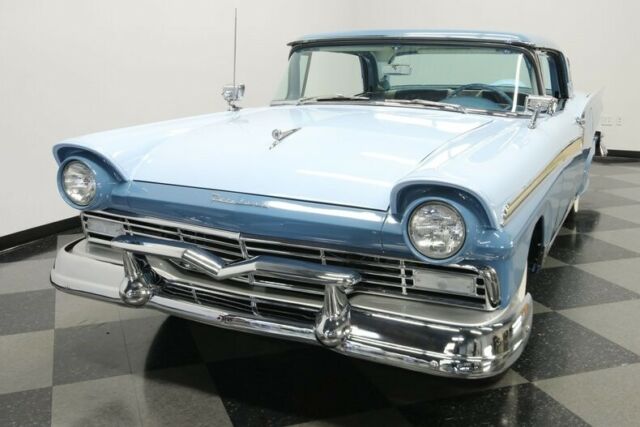 Ford Fairlane 1957 image number 20