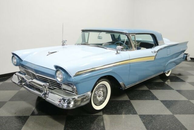 Ford Fairlane 1957 image number 21