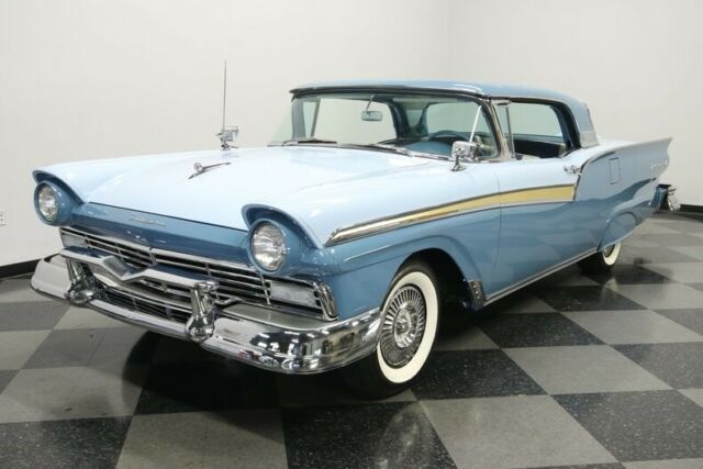 Ford Fairlane 1957 image number 29