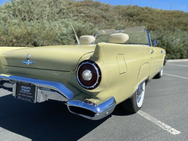 Ford Thunderbird 1957 image number 33