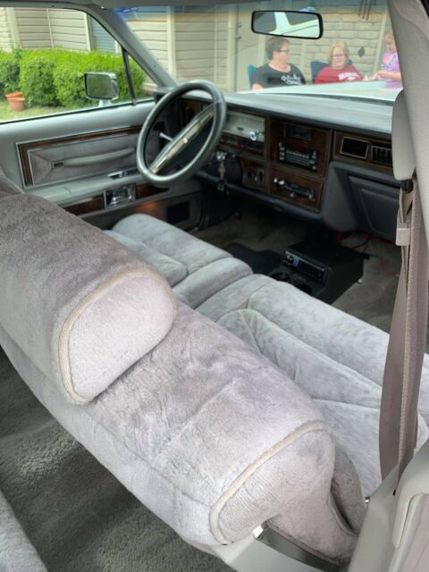 Lincoln Continental 1979 image number 14