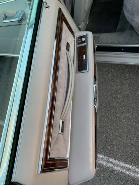 Lincoln Continental 1979 image number 17