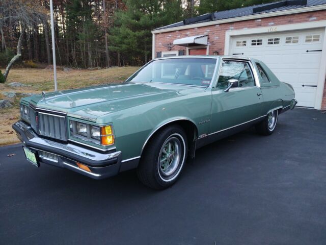 Pontiac Bonneville 1978 image number 22