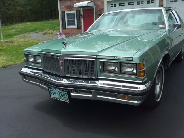 Pontiac Bonneville 1978 image number 29