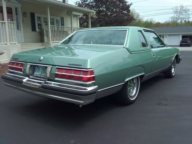 Pontiac Bonneville 1978 image number 4