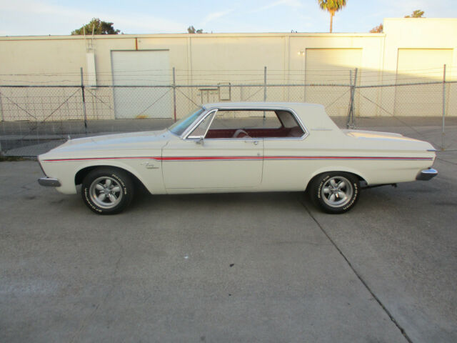 Plymouth Fury 1963 image number 0