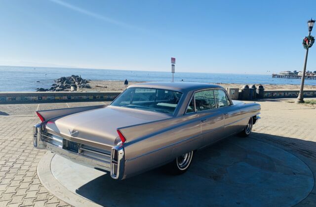 Cadillac DeVille Sedan 1963 image number 0