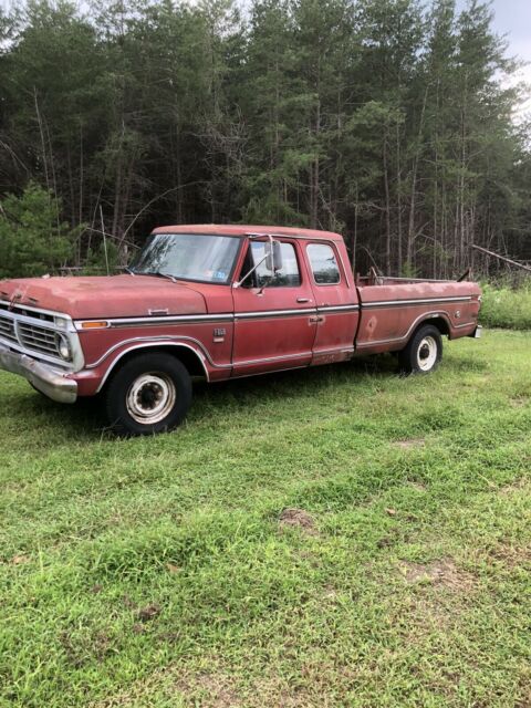 Ford F-250 camper special 1974 image number 0