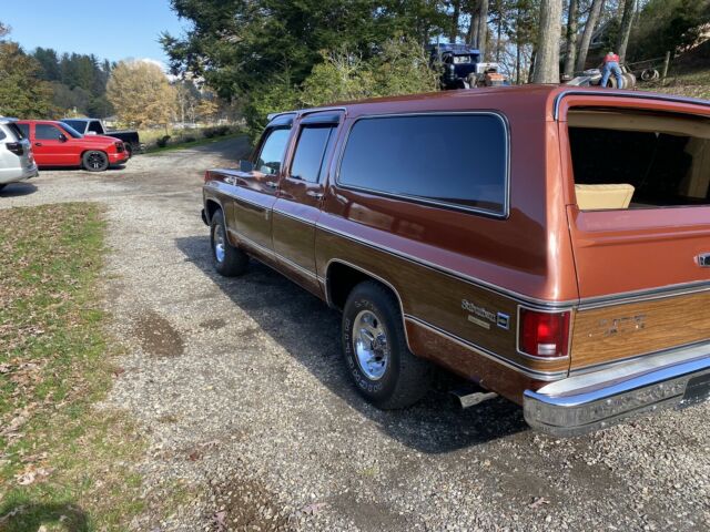 Chevrolet Suburban 1978 image number 2