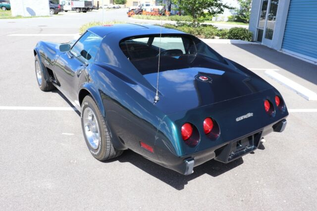 Chevrolet Corvette 1976 image number 26