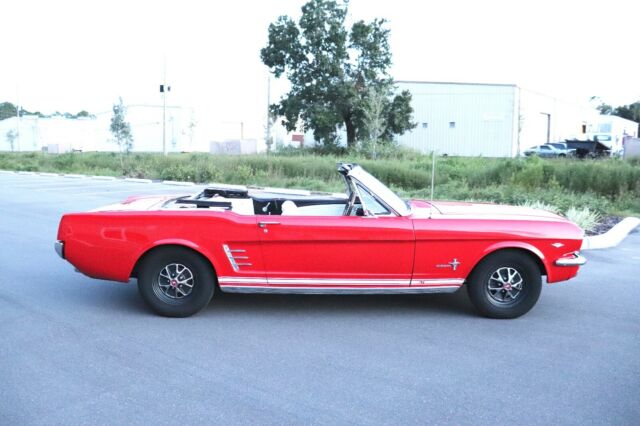 Ford Mustang 1966 image number 22