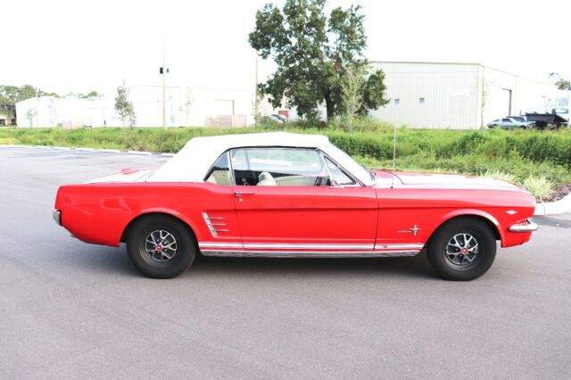 Ford Mustang 1966 image number 29