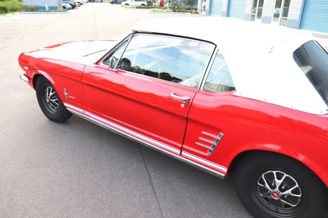 Ford Mustang 1966 image number 32