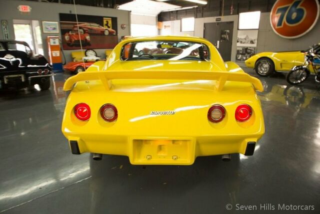 Chevrolet Corvette 1976 image number 26