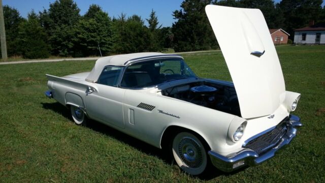 Ford Thunderbird 1957 image number 1