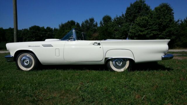 Ford Thunderbird 1957 image number 17