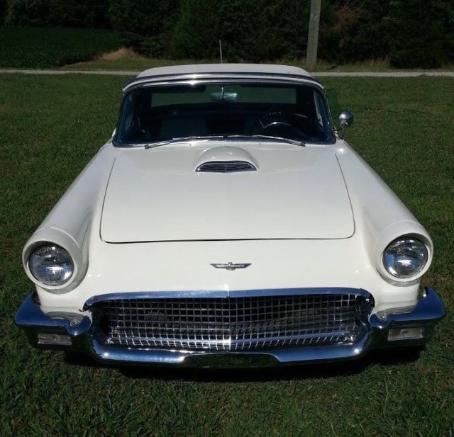 Ford Thunderbird 1957 image number 2