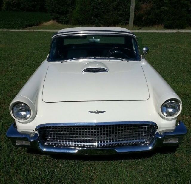 Ford Thunderbird 1957 image number 26