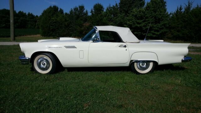 Ford Thunderbird 1957 image number 31