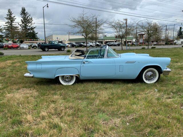 Ford Thunderbird 1957 image number 1