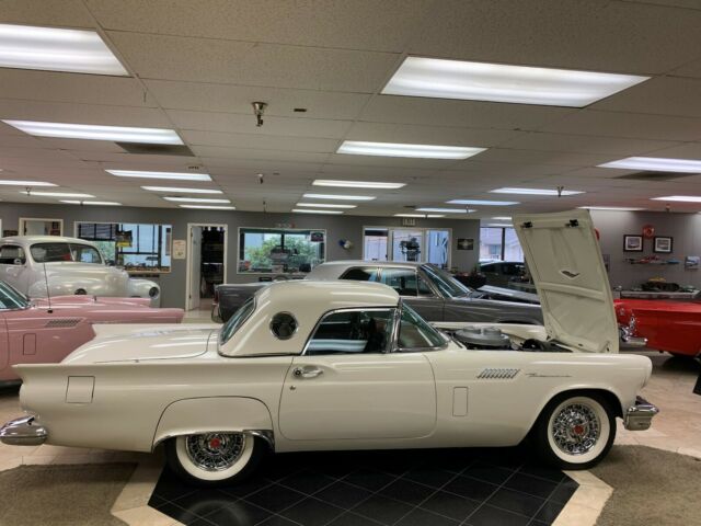 Ford Thunderbird 1957 image number 0