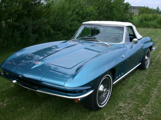 Chevrolet Corvette 1965 image number 0