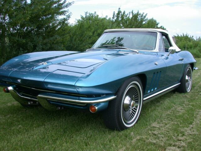 Chevrolet Corvette 1965 image number 23