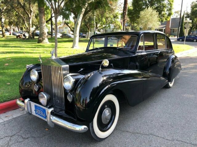 Rolls-Royce Wraith 1950 image number 25