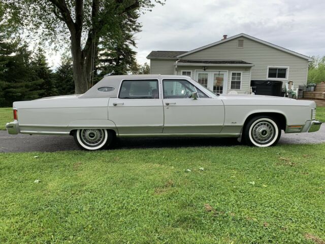 Lincoln Continental 1976 image number 10