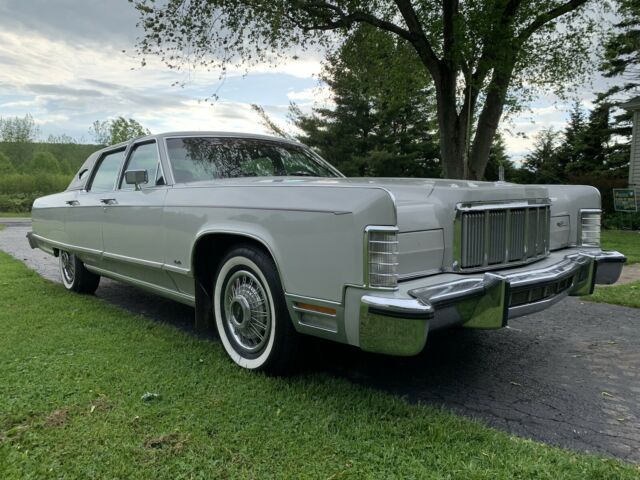 Lincoln Continental 1976 image number 11