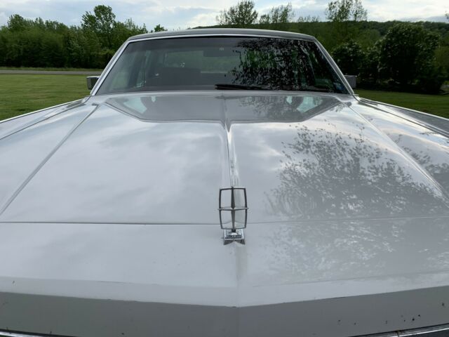 Lincoln Continental 1976 image number 37