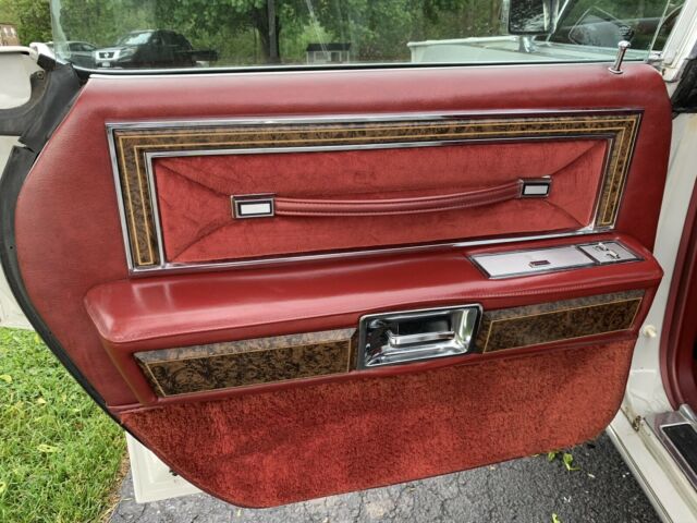 Lincoln Continental 1976 image number 41