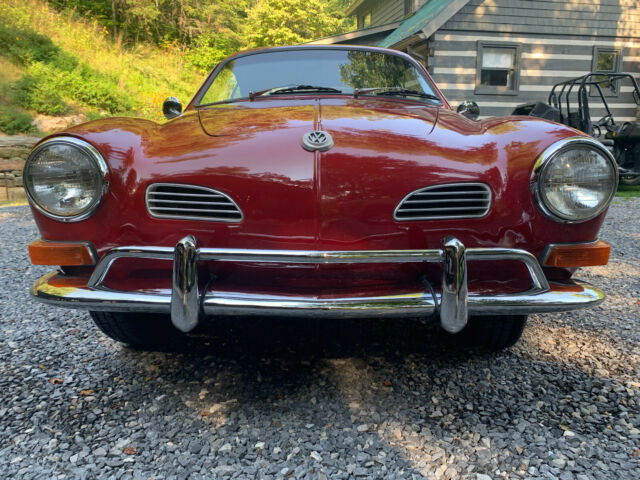 Volkswagen Karmann Ghia 1970 image number 2