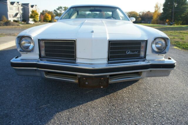 Oldsmobile Cutlass 1975 image number 29