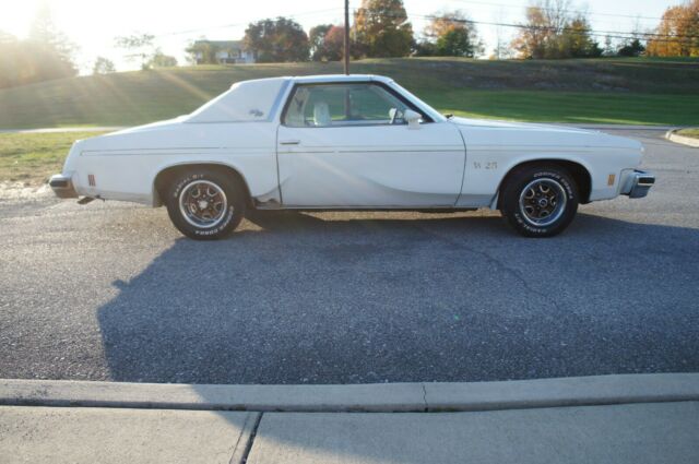 Oldsmobile Cutlass 1975 image number 30