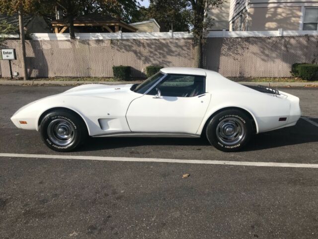 Chevrolet Corvette 1976 image number 2